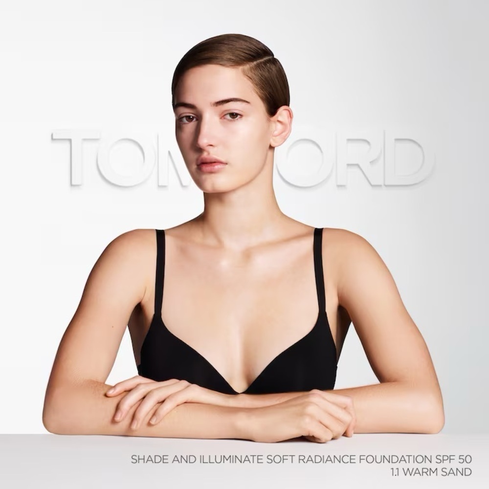 TOM FORD Shade & Illuminate Soft Radiance SPF 50 Liquid Foundation 1.1 Warm Sand - Picture 7 of 7